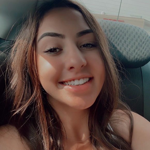 Meet your Posher, Vanessa - Picture 1 of 1